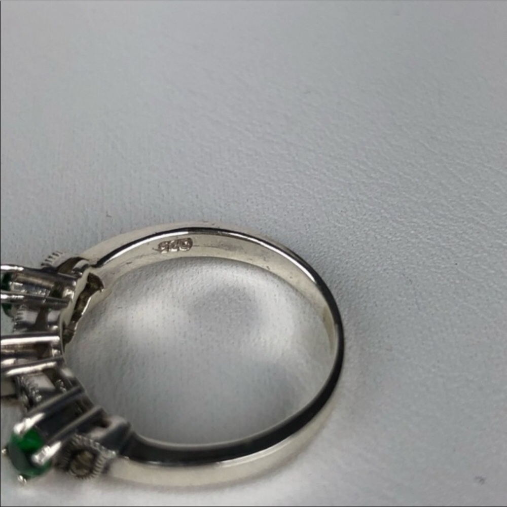 MARCASITE AND GREEN CZS RING - Picture 5 of 7